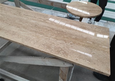 ٹراورٹائن ٹیبل ٹاپ