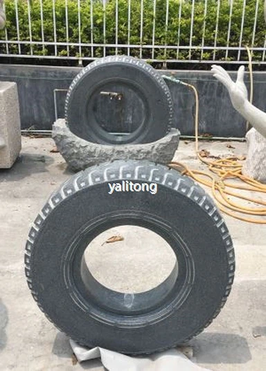 سیاہ گرے پتھر کی مجسمہ