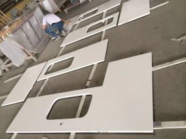 وائٹ مصنوعی کوارٹج کاؤنٹرپس